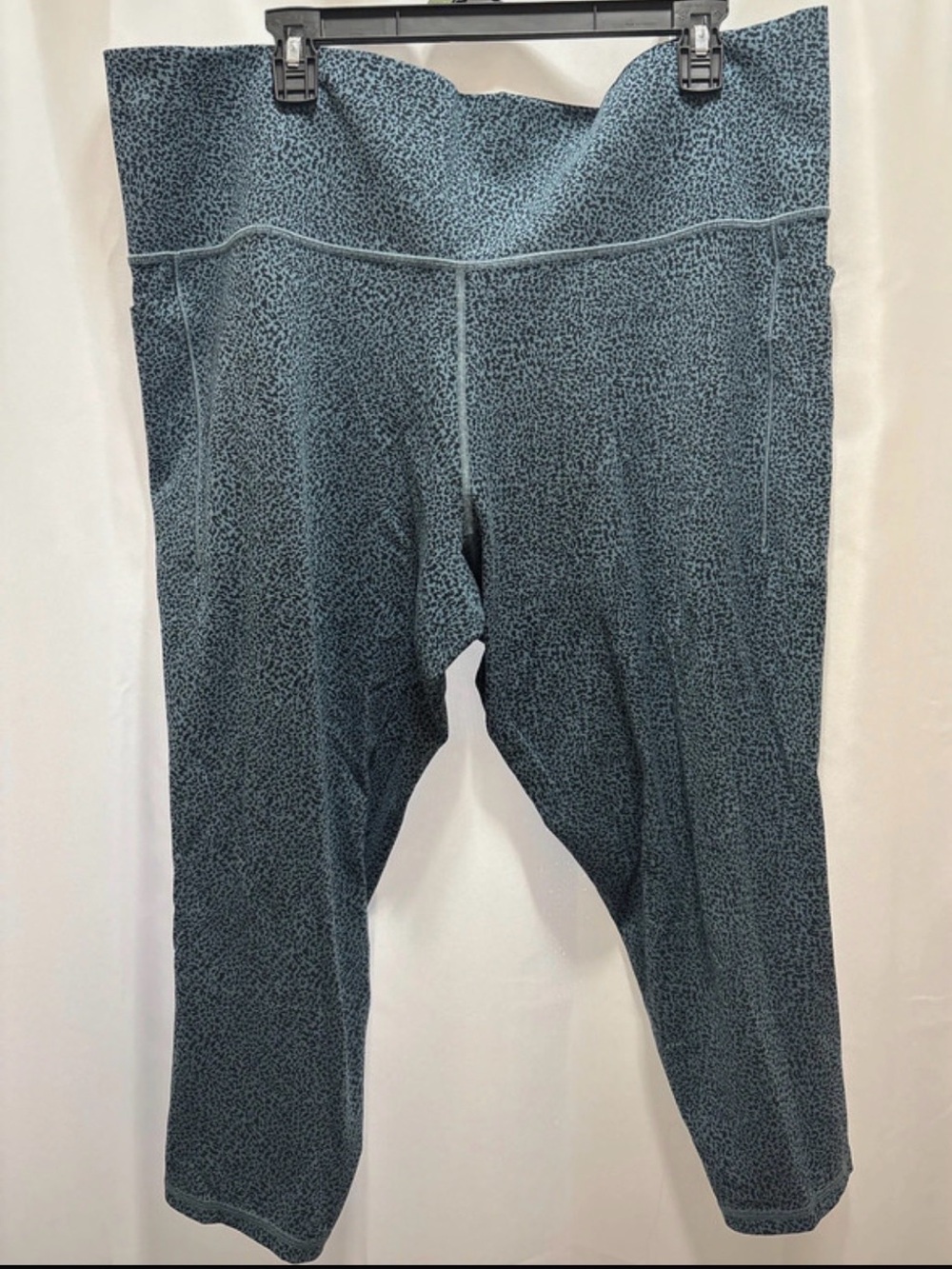 Athleta Teal Speckle High-Rise Capri Leggings